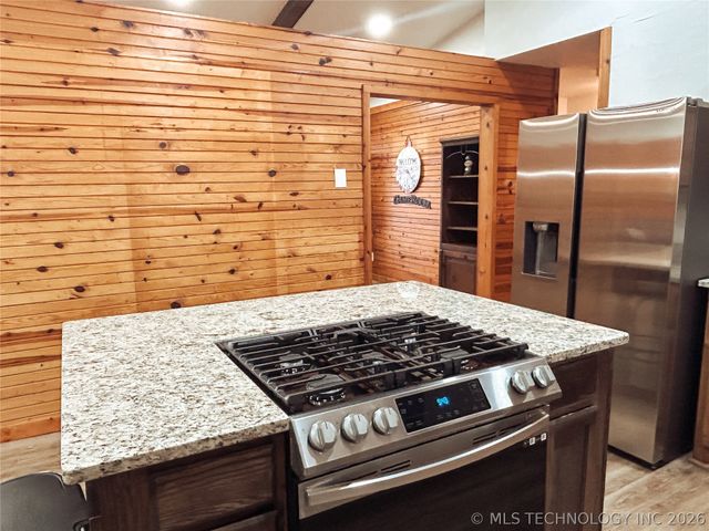 589 Mohawk Drive, Eufaula, OK 74432