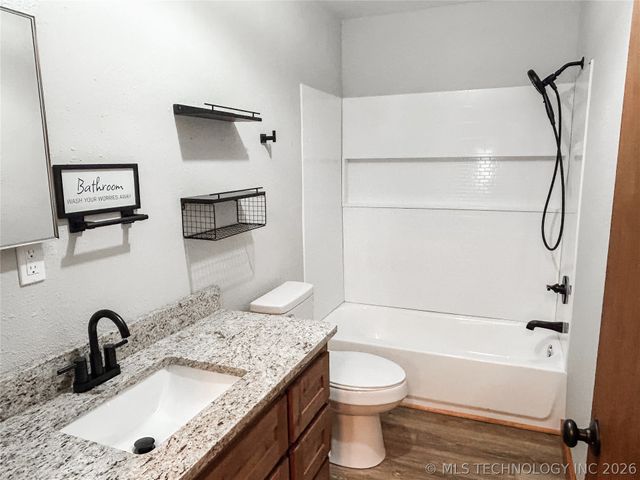 589 Mohawk Drive, Eufaula, OK 74432