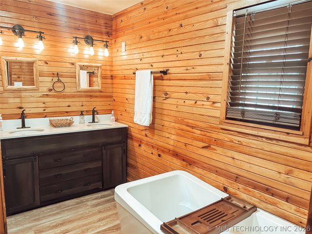 589 Mohawk Drive, Eufaula, OK 74432