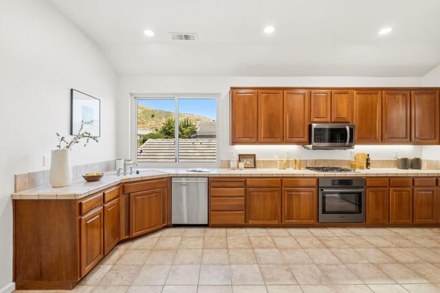 17 Northcrest Drive, South San Francisco, CA 94080