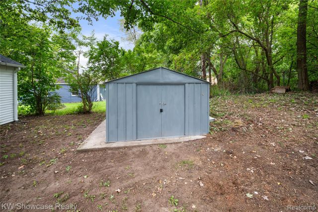 619 Elizabeth Street, Milford Village, MI 48381