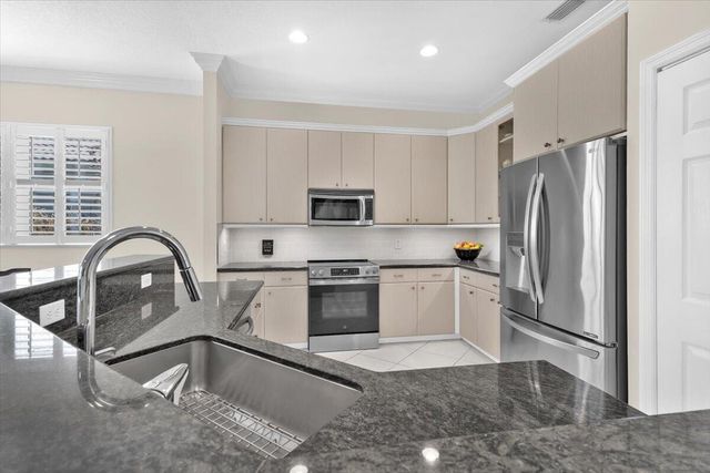 8332 Belfry Place, Port St. Lucie, FL 34986