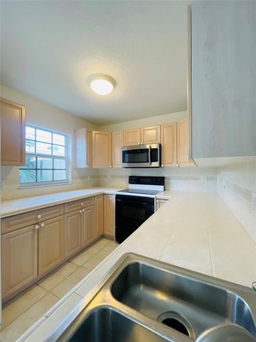 2605 Bay Drive, Pompano Beach, FL 33062