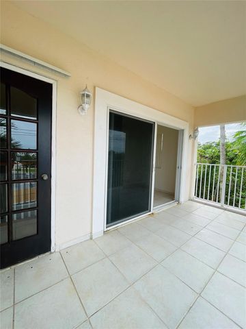 2605 Bay Drive, Pompano Beach, FL 33062