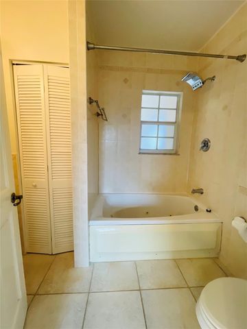 2605 Bay Drive, Pompano Beach, FL 33062