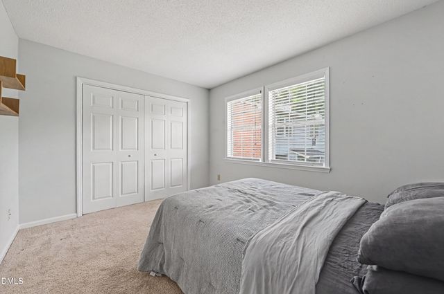 105 Chaucer Court, Carrboro, NC 27510