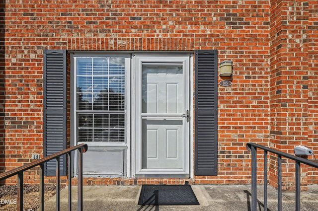 105 Chaucer Court, Carrboro, NC 27510
