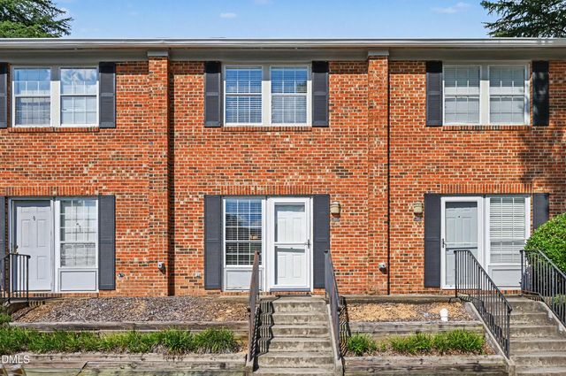 105 Chaucer Court, Carrboro, NC 27510