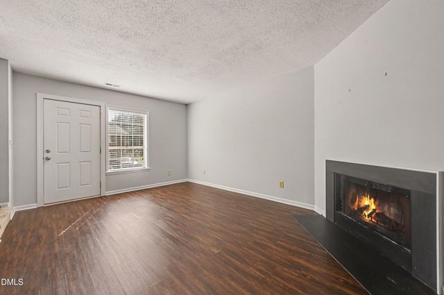 105 Chaucer Court, Carrboro, NC 27510
