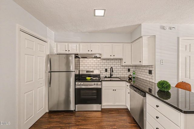 105 Chaucer Court, Carrboro, NC 27510