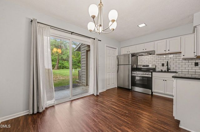105 Chaucer Court, Carrboro, NC 27510