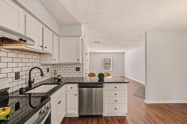 105 Chaucer Court, Carrboro, NC 27510