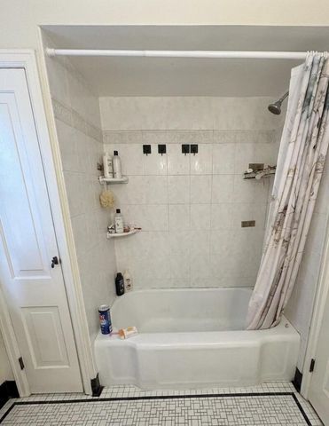 528 N 63rd STREET, Wauwatosa, WI 53213