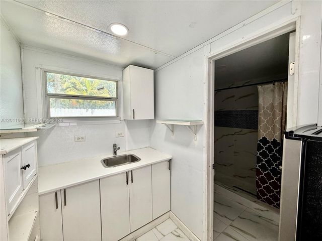 950 NW 109th St Rear, Miami, FL 33168