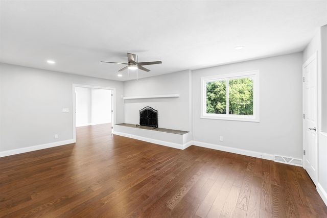 5117 E Country Club Rd, Salina, KS 67401