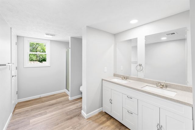 5117 E Country Club Rd, Salina, KS 67401