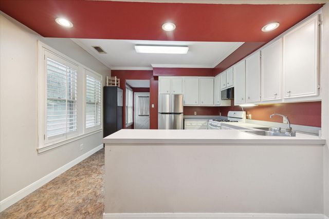 321 W 13th Street, Houston, TX 77008