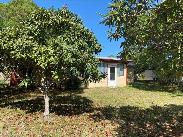 4014 Edgewater CIR, Labelle, FL 33935