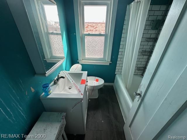 17127 San Juan Dr, Detroit, MI 48221