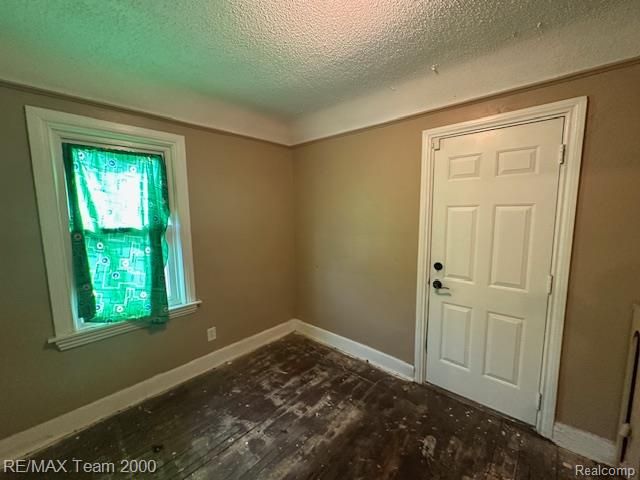 17127 San Juan Dr, Detroit, MI 48221