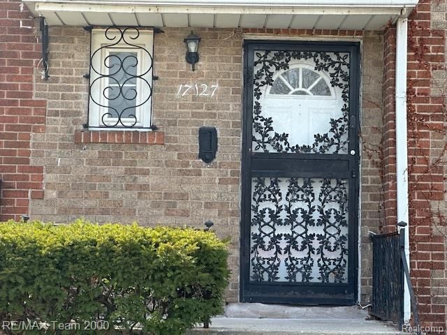 17127 San Juan Dr, Detroit, MI 48221