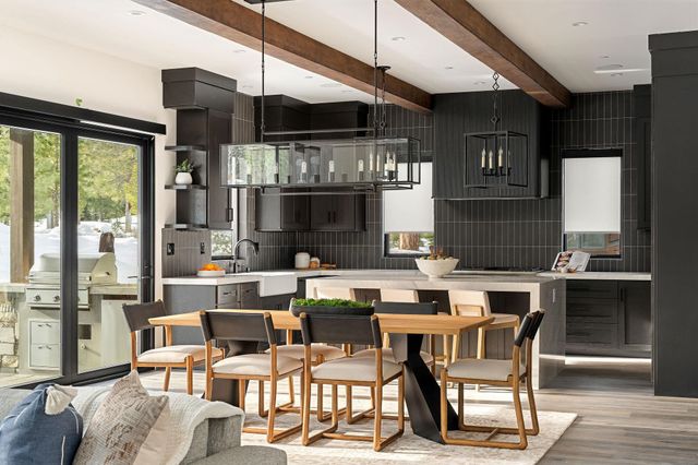 9400 Heartwood Drive, Truckee, CA 96161