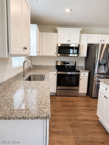 168 Eagle Circle, Amherst, OH 44001