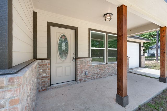 801 Crestway Drive, West Tawakoni, TX 75474
