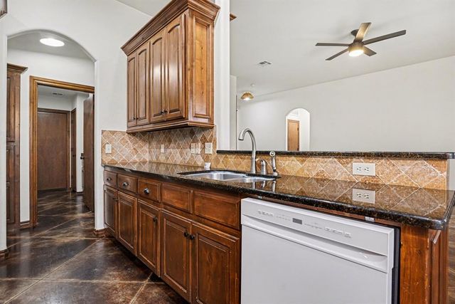 16105 Bravado Place, Edmond, OK 73013