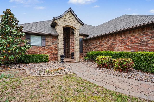 16105 Bravado Place, Edmond, OK 73013