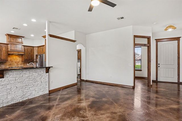 16105 Bravado Place, Edmond, OK 73013