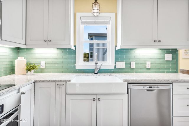 109 Frigate Drive, Supply, NC 28462