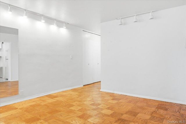 70-25 Yellowstone Boulevard 4B, Forest Hills, NY 11375