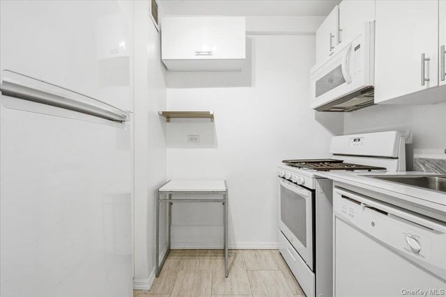 70-25 Yellowstone Boulevard 4B, Forest Hills, NY 11375
