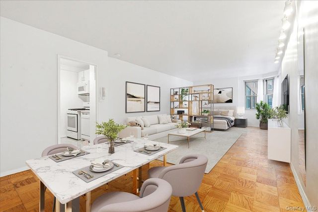 70-25 Yellowstone Boulevard 4B, Forest Hills, NY 11375