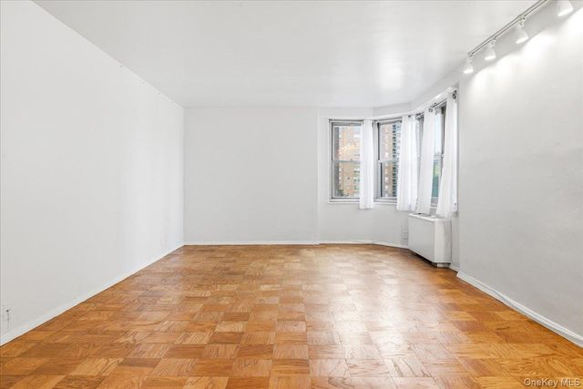 70-25 Yellowstone Boulevard 4B, Forest Hills, NY 11375