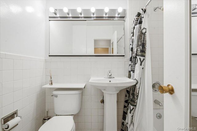 70-25 Yellowstone Boulevard 4B, Forest Hills, NY 11375