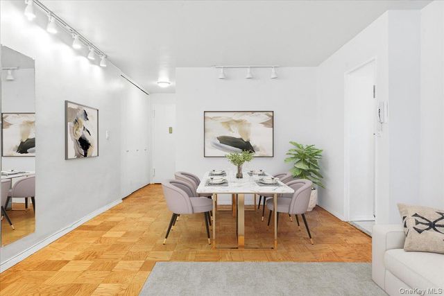 70-25 Yellowstone Boulevard 4B, Forest Hills, NY 11375