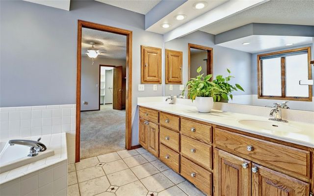 6 Banbury Lane, Bella Vista, AR 72714