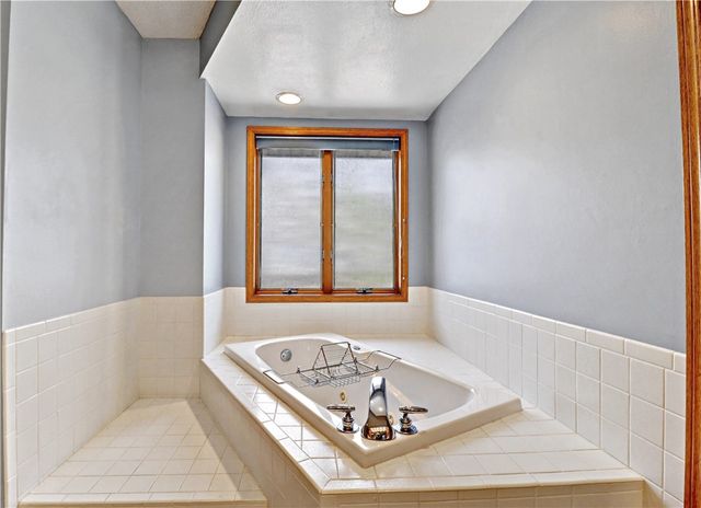 6 Banbury Lane, Bella Vista, AR 72714