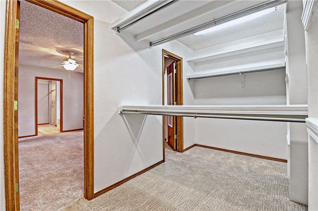 6 Banbury Lane, Bella Vista, AR 72714