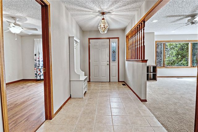 6 Banbury Lane, Bella Vista, AR 72714