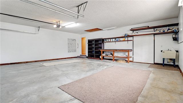 6 Banbury Lane, Bella Vista, AR 72714