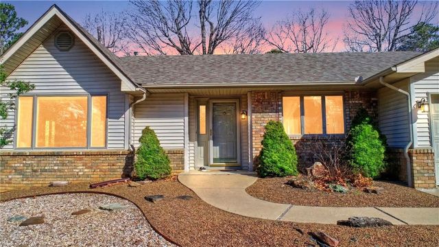 6 Banbury Lane, Bella Vista, AR 72714