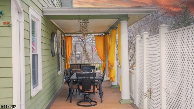 17 Main St, Lebanon Boro, NJ 08833