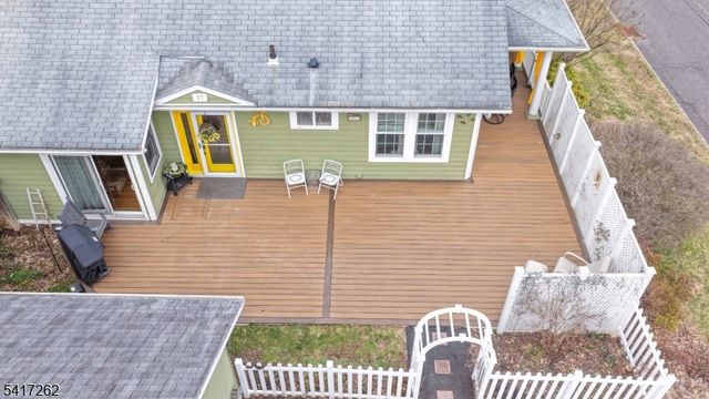 17 Main St, Lebanon Boro, NJ 08833