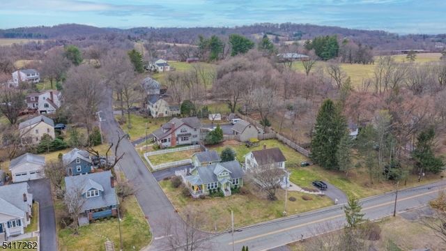 17 Main St, Lebanon Boro, NJ 08833