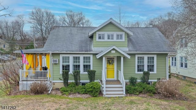 17 Main St, Lebanon Boro, NJ 08833