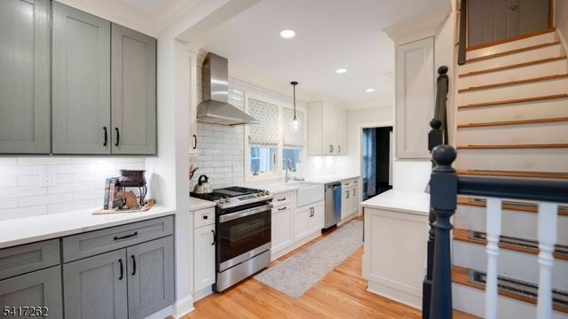 17 Main St, Lebanon Boro, NJ 08833