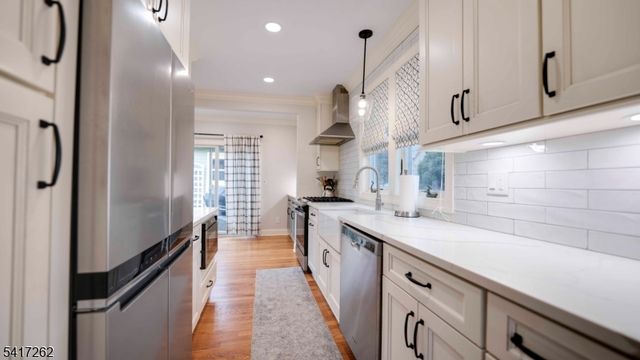 17 Main St, Lebanon Boro, NJ 08833